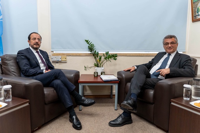 KKTC Cumhurbaşkanı Erhürman ile GKRY lideri Hristodulidis BM ofisinde bir araya geldi