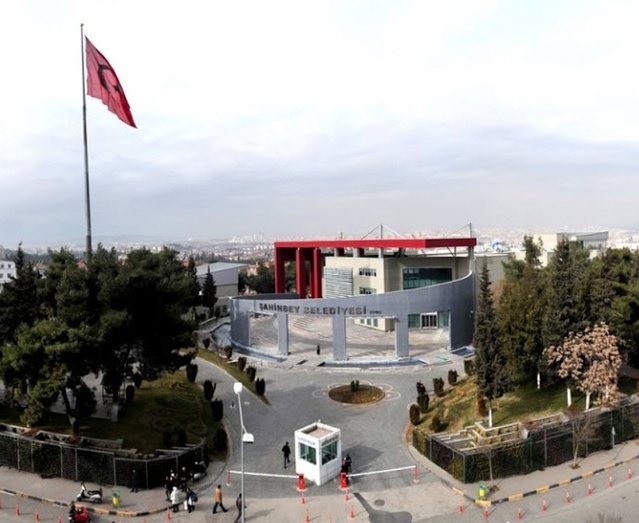 AK Partili Şahinbey Belediyesi, depremzedeye ödediği 204 bin lira için icra takibi başlattı