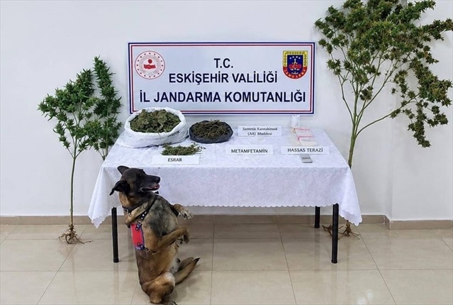 Eskişehir Tepebaşı'nda 1,5 kilogram esrarla yakalanan şüpheli tutuklandı