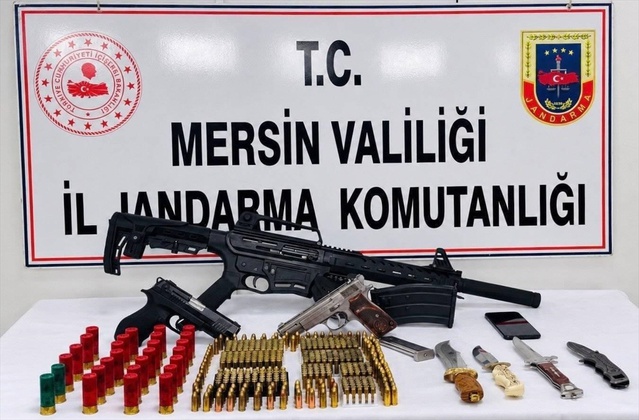 Mersin'de operasyonda 2 ruhsatsız tabanca ve av tüfeği bulundu, şüpheli tutuklandı