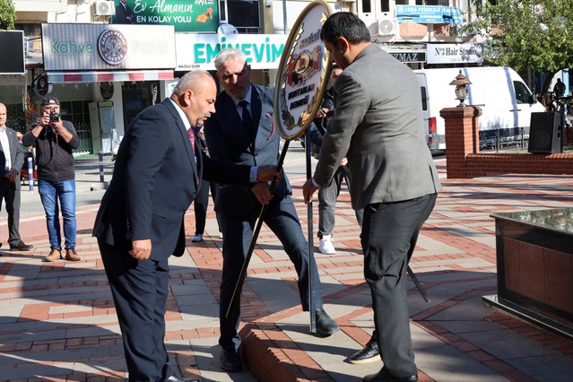Nazilli'de Muhtarlar Günü'nde Türkiye'nin ilk kadın muhtarının kabri ziyaret edildi