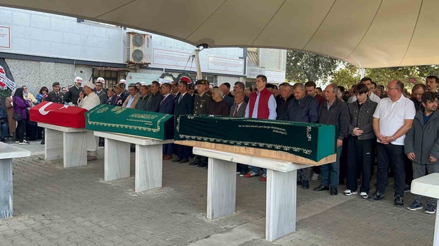 Çorlu'da batan gemi kurbanı ile Kıbrıs Gazisi için aynı anda cenaze namazı kılındı