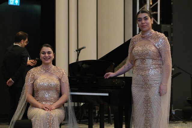 Pınar kardeşler, 30 ülkenin katıldığı Şanlıurfa'daki UNESCO toplantısında sahne aldı