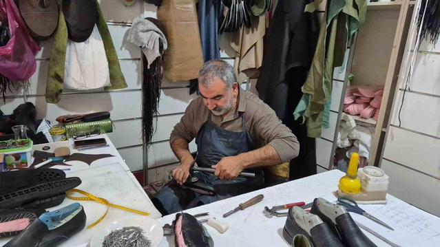 Yozgat Yerköy'de kunduracı Ali Şahin, çırak yetişmeyince mesleği yaşatmaya çalışıyor