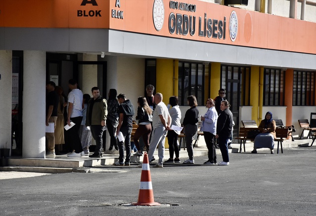 2026-KPSS ön lisans oturumu 81 il ve Lefkoşa'da 160 merkezde başladı