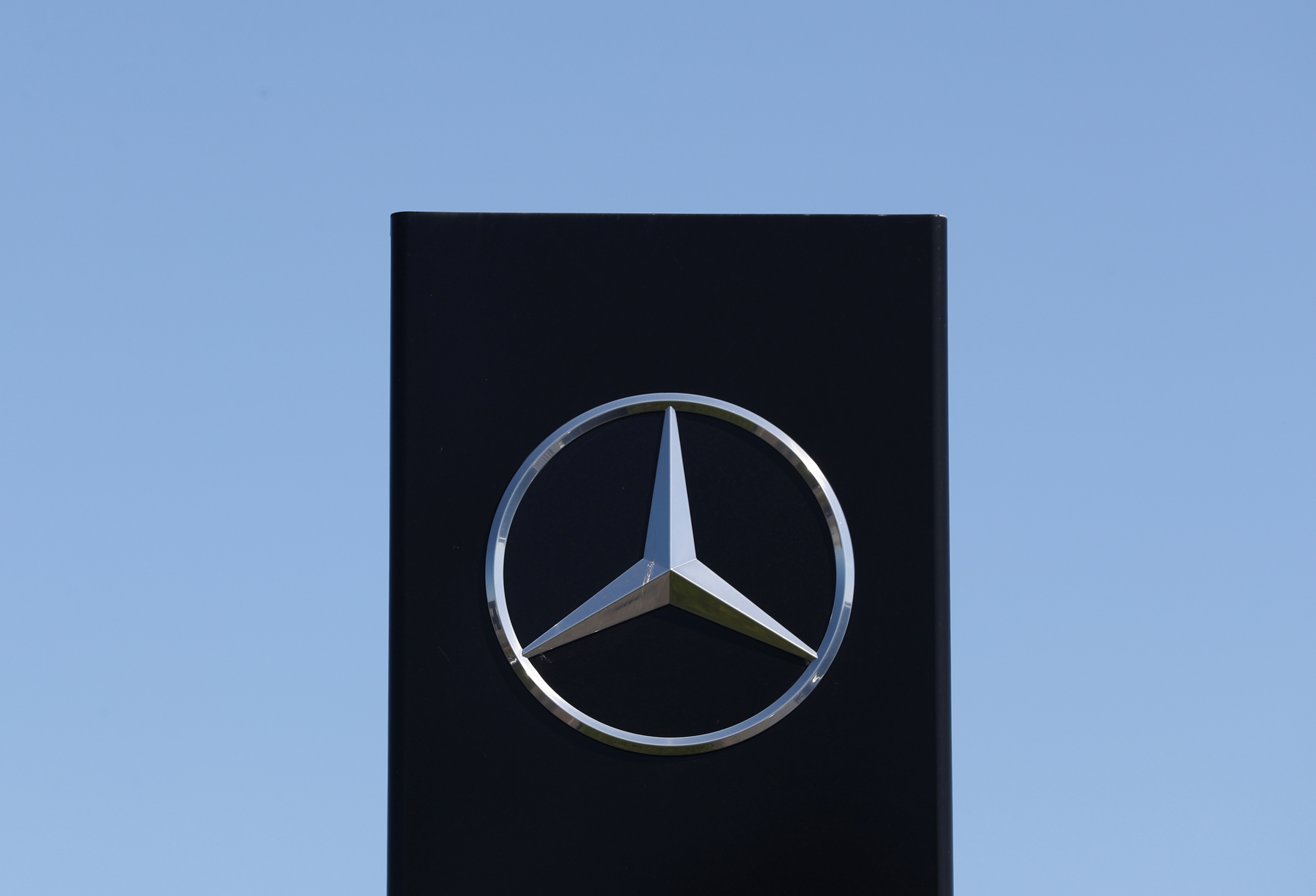 Alman otomotivinde kriz. Mercedes hedeflerini düşürdü