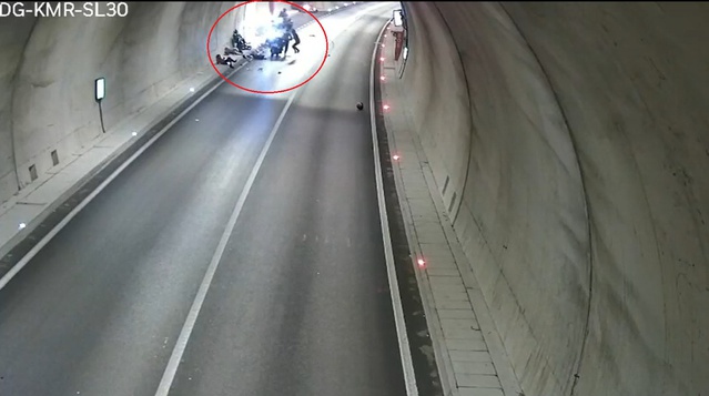 Bursa'da tünel kazasının görüntüsünde motosiklet sürücüsü öldü, oğlu ağır yaralandı
