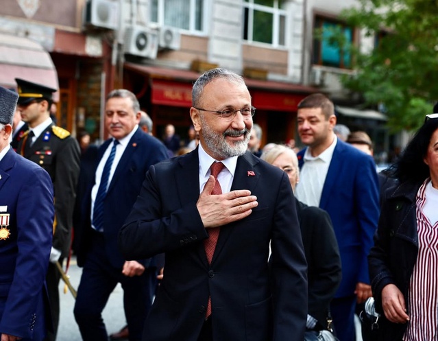 Tutuklanan Eyüpsultan Belediye Başkanı Özmen, 29 Ekim'de ilk mesajını paylaştı