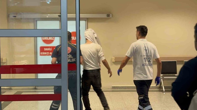 Adıyaman'da park yakınında 3 şahsın bıçaklı saldırısına uğrayan kişi yaralandı