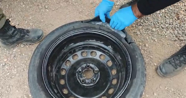 Şanlıurfa'da narkotik operasyonunda takside 2 kilo 100 gram skunk ele geçirildi