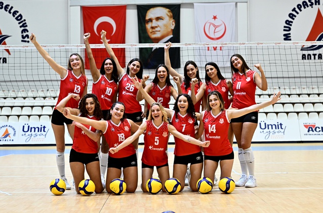 Muratpaşa Belediyespor, Manavgat Belediyespor'u 3-0 yenerek ligde 4. sıraya yerleşti