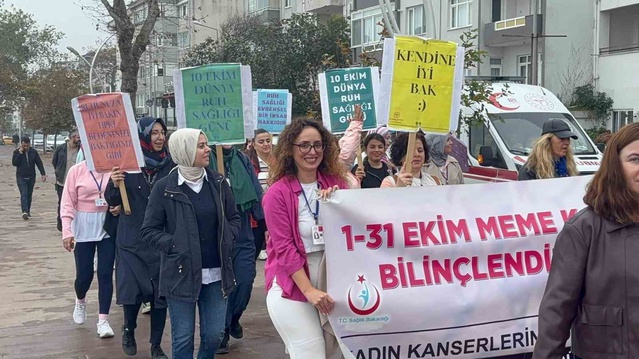 Akçakoca'da meme kanseri ve ruh sağlığı farkındalık yürüyüşü yoğun katılımla yapıldı