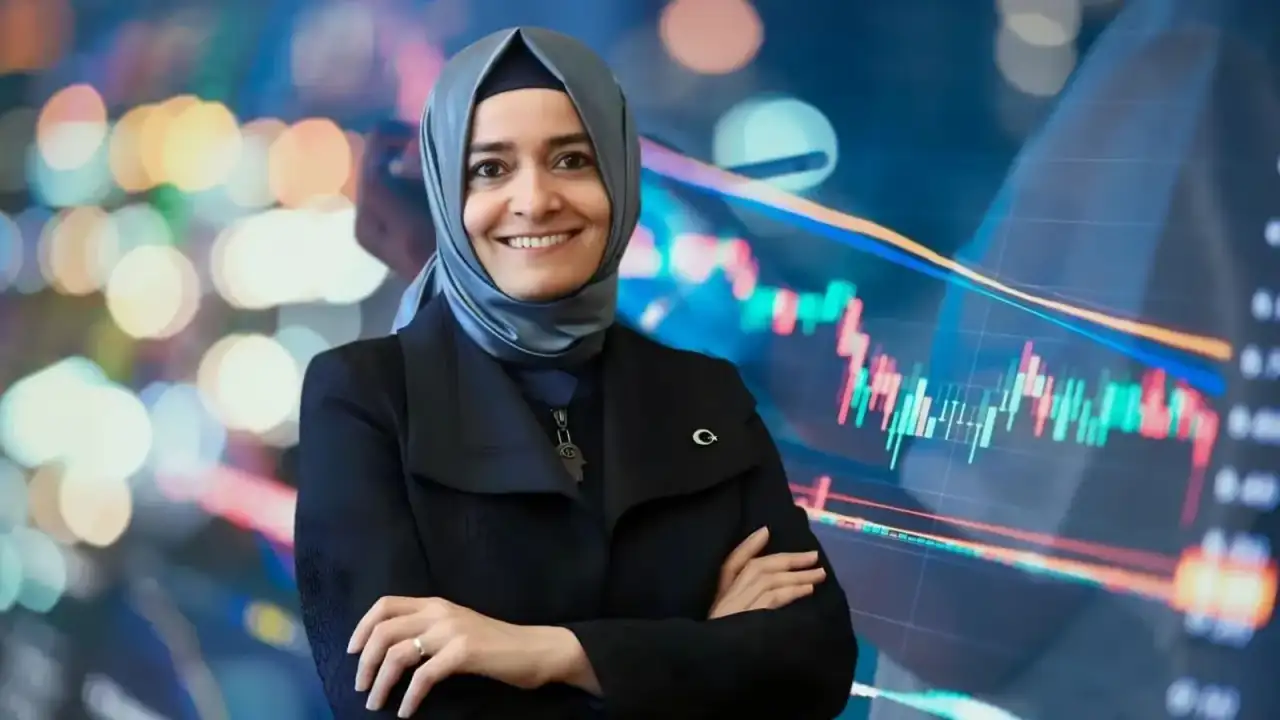 Fatma Betül Sayan Kaya AK Parti’den ihraç edildi