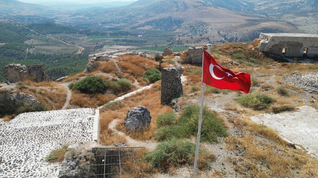 Kilis'teki Ravanda Kalesi 255 basamakla ziyaretçi ağırlıyor, yeterince bilinmiyor