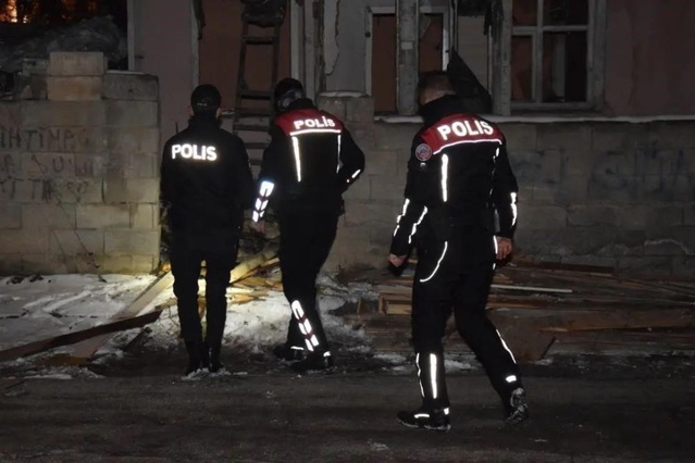 Erzincan polisi aranan 35 kişiyi yakaladı, 14'ünün toplam cezası 45 yıl 2 ay 16 gün
