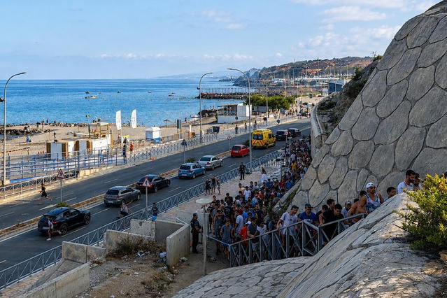 İtalya İçişleri Bakanı Piantedosi, İspanya sınırı kontrollerini 15 gün daha uzattı