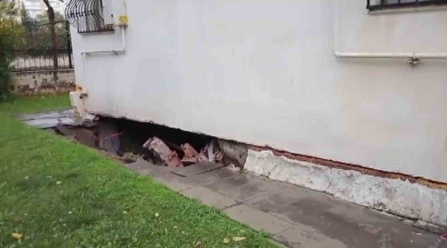 Diyarbakır'da sağanak kent hayatını felç etti, Kayapınar'da mahalle suya gömüldü