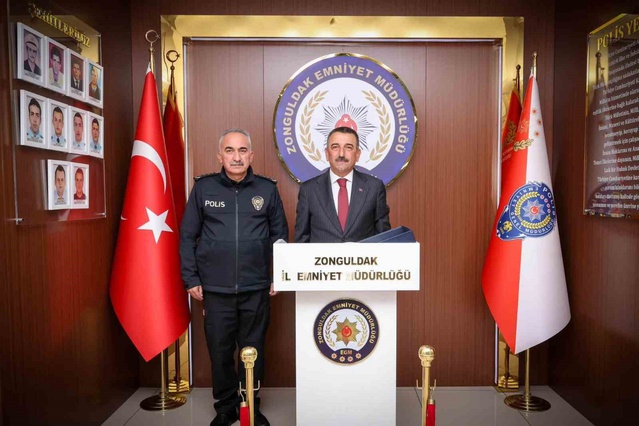 Zonguldak Valisi Hacıbektaşoğlu, Emniyet Müdürü Kaba'ya hayırlı olsun dedi