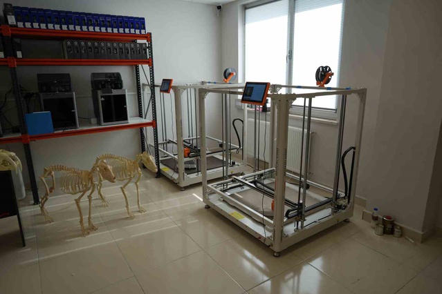 OMÜ Veteriner Fakültesi'nde zor bulunan anatomik yapılar 3D baskıyla üretiliyor