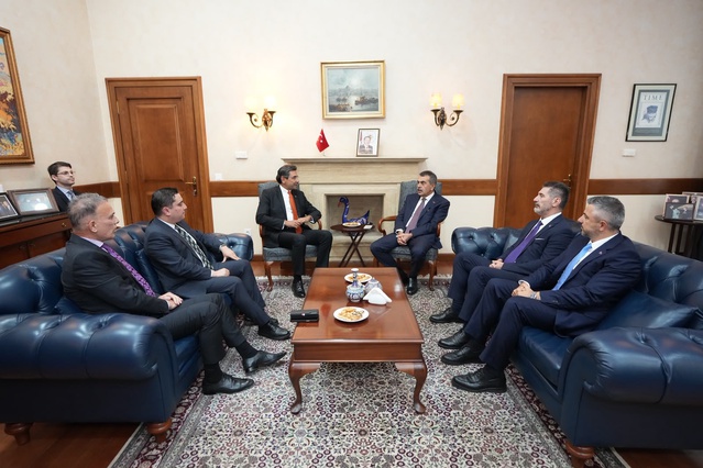 Milli Eğitim Bakanı Tekin, Tiflis'te Büyükelçilik ve Parlamento'da temaslarda bulundu