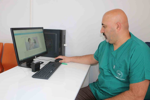 Diyarbakır'da Dr. Gedikoğlu, osteoporozda menopoz sonrası kadınlara tarama önerdi