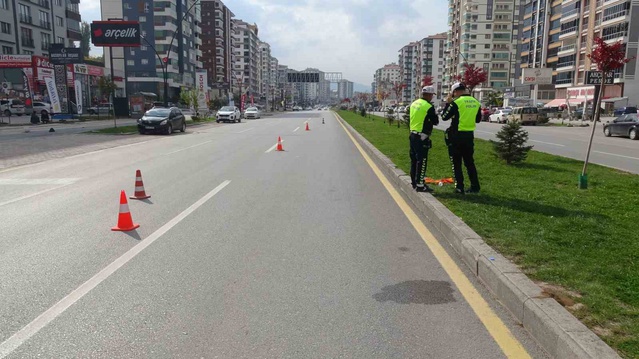 Malatya Yeşilyurt'ta otomobilin çarptığı 70 yaşındaki adam hastanede hayatını kaybetti
