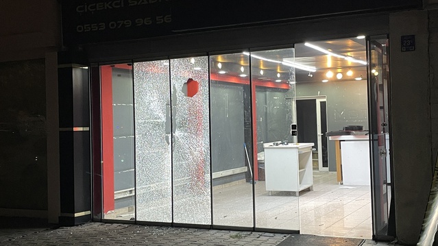 Kayseri Kocasinan'da iş yeri kurşunlandı, polis zanlıların peşine düştü