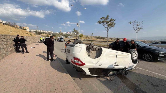Şırnak'ta takla atan otomobildeki 3 yaralı hastanede tedavi altına alındı