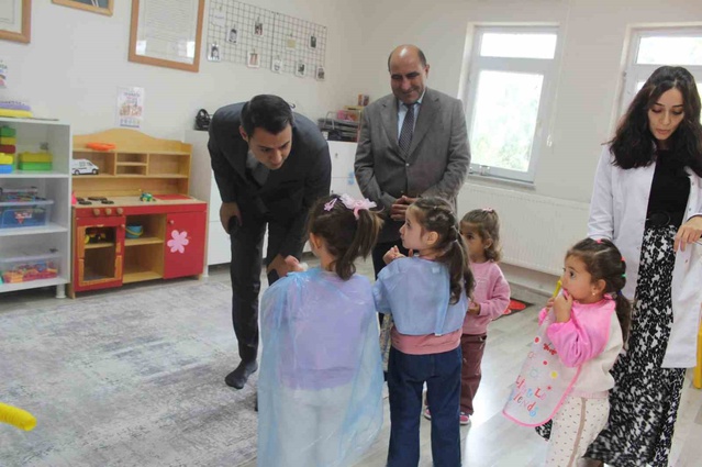 Selim Kaymakamı Semiz’den Şehit Umut Gök Anaokuluna ziyaret