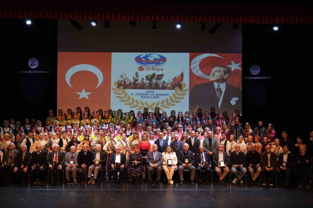 Büyükçekmece'nin 27 yıllık festivali En İyi CIOFF Türkiye Festivali ödülünü aldı