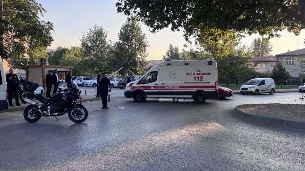 Yunus ekibi kaza yaptı: 2 polis yaralandı