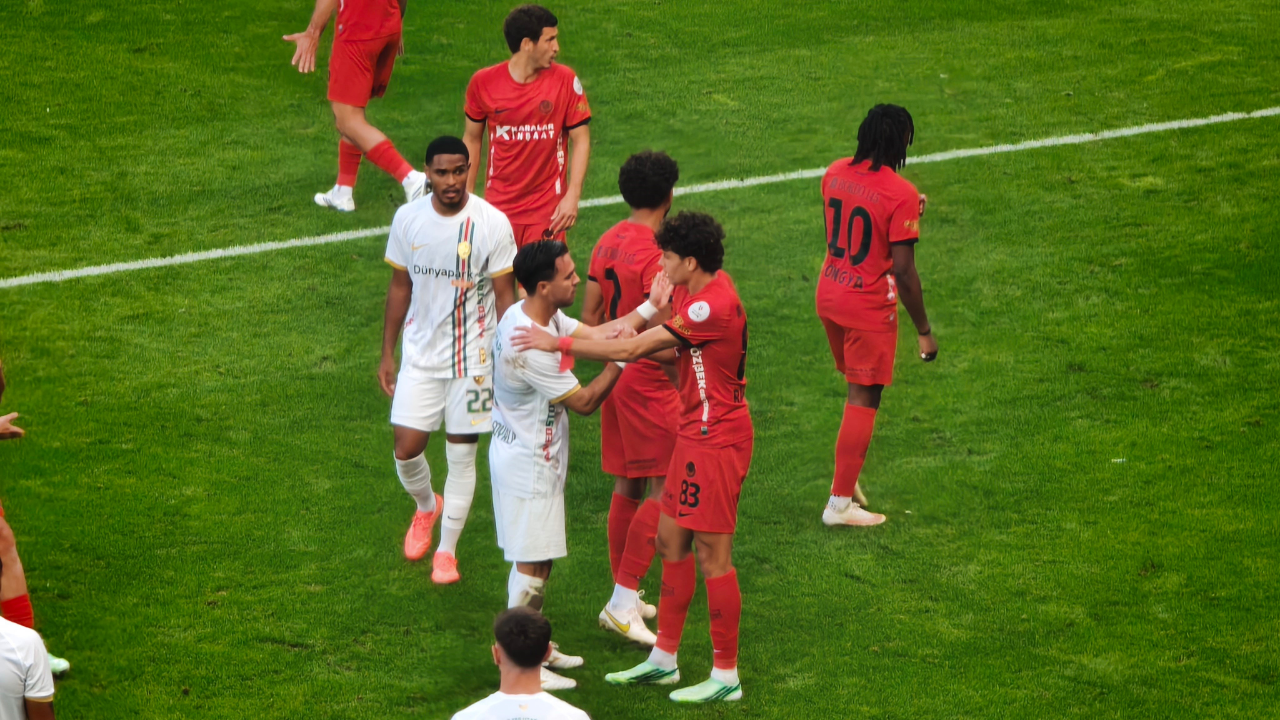 Gençlerbirliği ile Amed 2-2 berabere kaldı