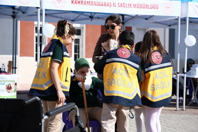 Kahramanmaraş'ta Ahmet Bayazıt İlkokulu öğrencilerine sağlık eğitimi verildi