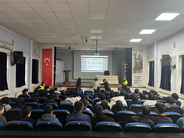 Cide'de trafik seminerinde Türkiye'de 2025'te yaralı sayısı Kastamonu nüfusunu geçti
