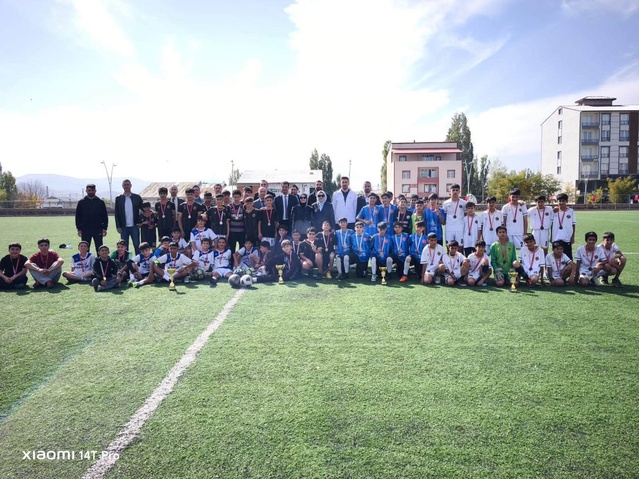 Yavuz Selim Ortaokulu, Ağrı Taşlıçay'daki Cumhuriyet Kupası final maçını 5-2 kazandı