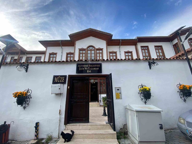Ankara Altındağ'daki Şair ve Yazarlar Evi Müzesi 4 salonda ziyaretçi ağırlıyor