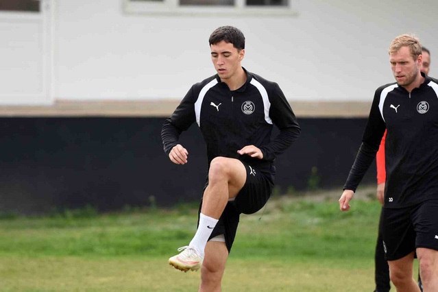 Manisa FK, 15 Ekim'deki Esenler Erokspor maçı öncesi taktik çalışması yaptı