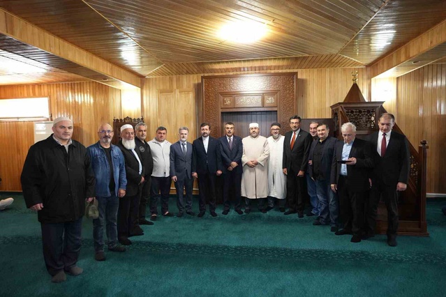 Milli Eğitim Bakanı Tekin, Tiflis'te Gürcistan Müslümanları İdaresi'ni ziyaret etti