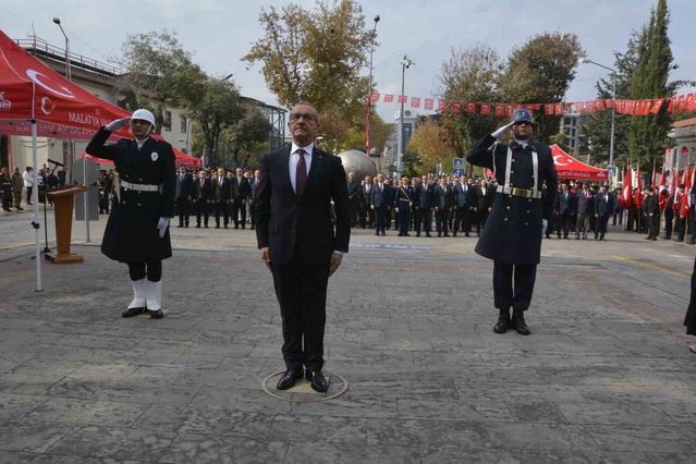 Malatya'da Cumhuriyet Bayramı, 103. yıl dönümünde Mevlid ve Hatm-i Şerif ile başladı