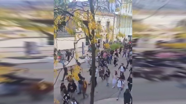 Fransa'da lise eylemlerinde 65 eğitim çalışanı yaralandı, 400 lisede dersler durdu