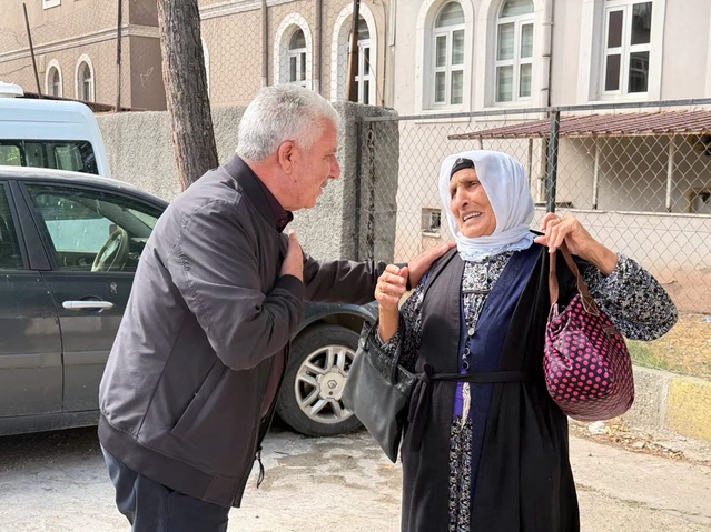 Diyarbakır Çermik'te Belediye Başkanı Karamehmetoğlu, Yaşlılar Günü'nü kutladı