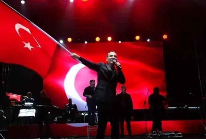Ferhat Göçer'den Cumhuriyet Bayramı konseri