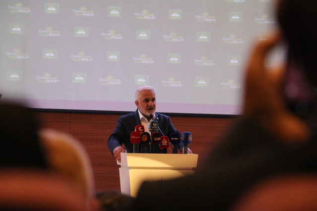 HÜDA PAR lideri Yapıcıoğlu Diyarbakır'da şiddetin Kürtlere zarar verdiğini söyledi