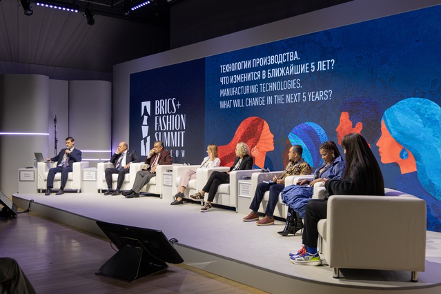 Cem Altan, BRICS+ Moda Zirvesi'nde giysi üretiminin beş yılda değişeceğini söyledi