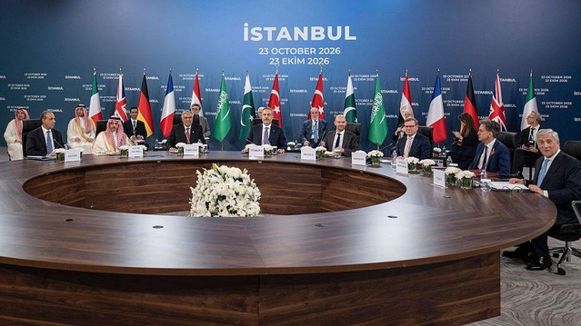 İstanbul'da sekiz ülkenin dışişleri bakanları Hürmüz'ün açılması için toplandı
