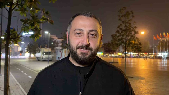 Düzce'de şimşekli sağanak sıcakların ardından serinlik ve görsel şölen sundu