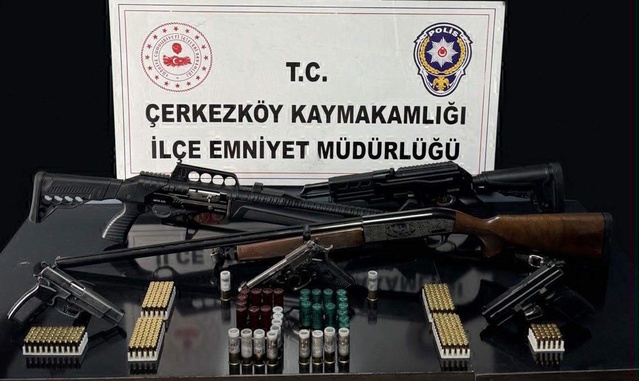 Tekirdağ Çerkezköy'de 16 adrese operasyon düzenlendi, 10 şüpheli gözaltına alındı