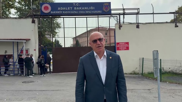Tanal, Bakırköy'de Tekin'i eleştiren tutuklu öğrencilerin tahliyesini istedi