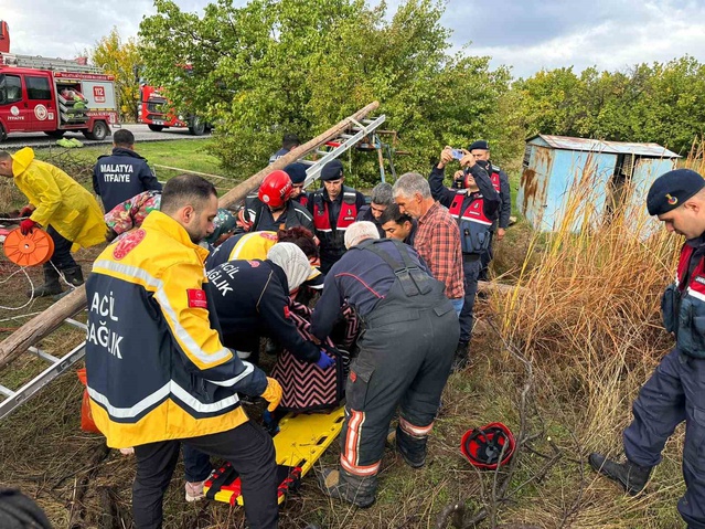 Malatya Battalgazi'de 25 metrelik kuyuya düşen genç yaklaşık 30 dakikada kurtarıldı