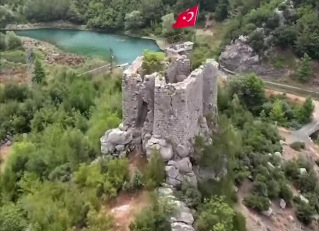 Kahramanmaraş Andırın'daki 16 asırlık Haştırın Kalesi zamana meydan okuyor